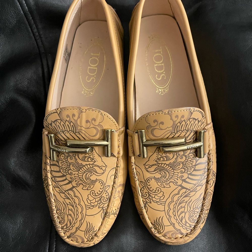 Tod's Gommini Double T loafers women's size 37 **VERY RARE**